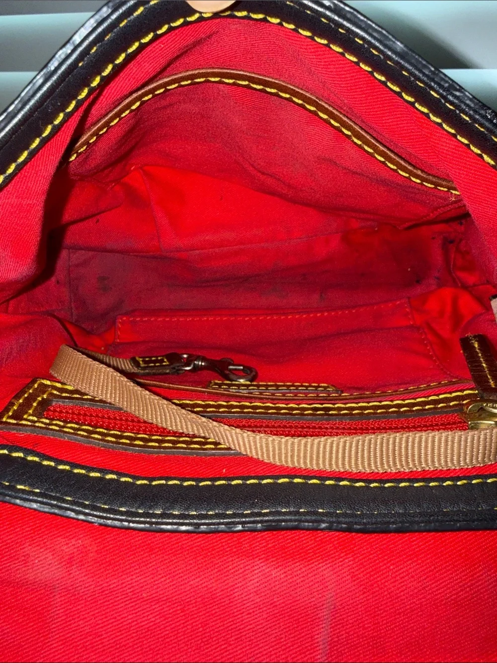 Dooney and Bourke Lock Leather Crossbody Shoulder hand bag Padlock